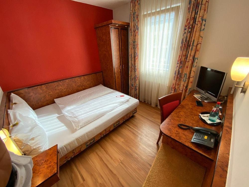 Hotel Miramar Am Roemer Φραγκφούρτη Εξωτερικό φωτογραφία