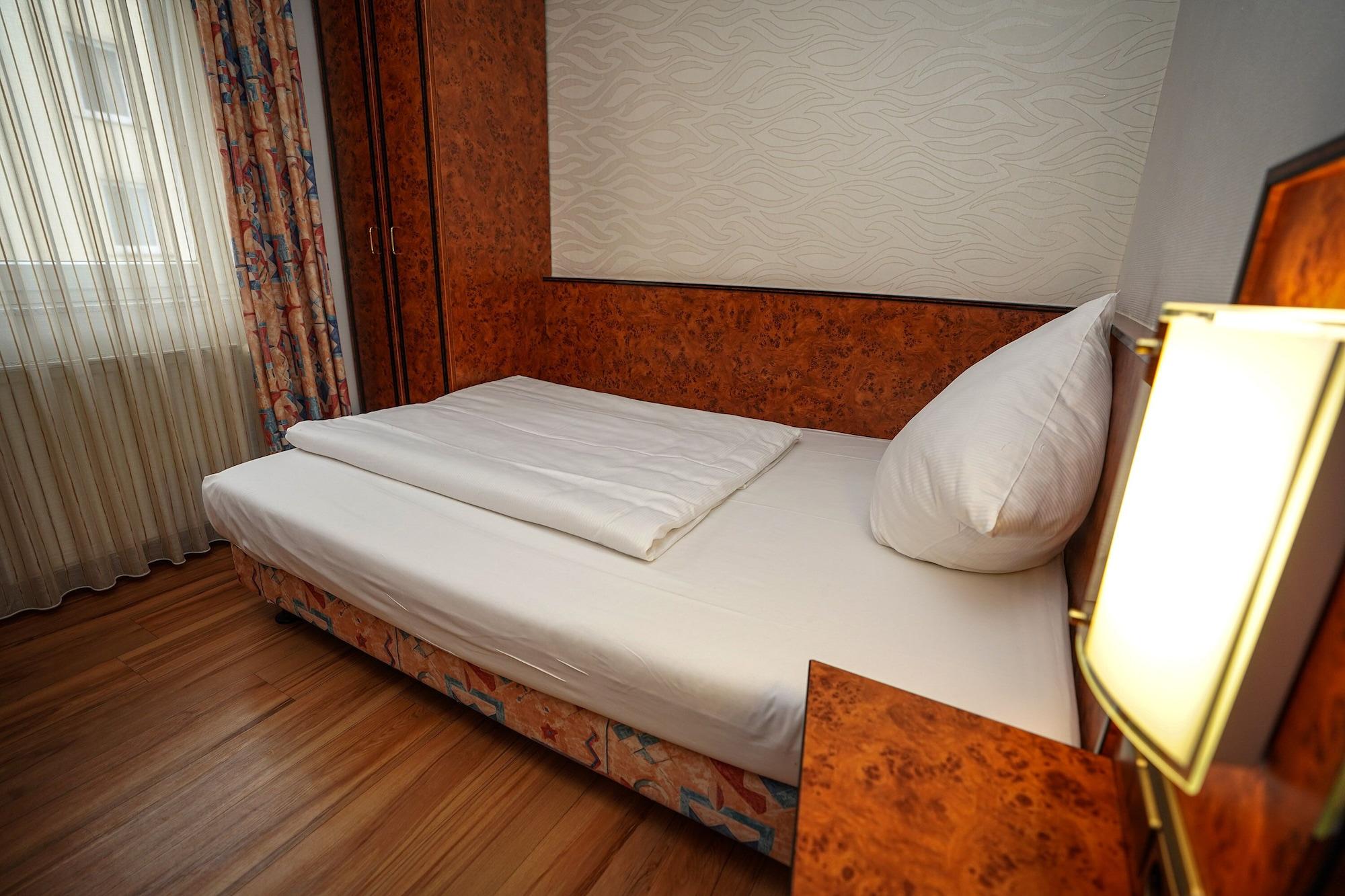 Hotel Miramar Am Roemer Φραγκφούρτη Εξωτερικό φωτογραφία